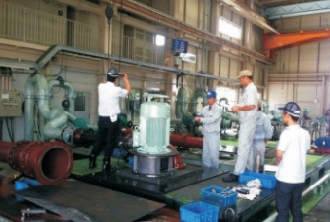 在日本TAIKO进行百万核电机组润滑泵试验